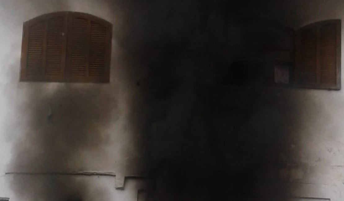 Três crianças morrem em incêndio dentro de casa no Rio de Janeiro