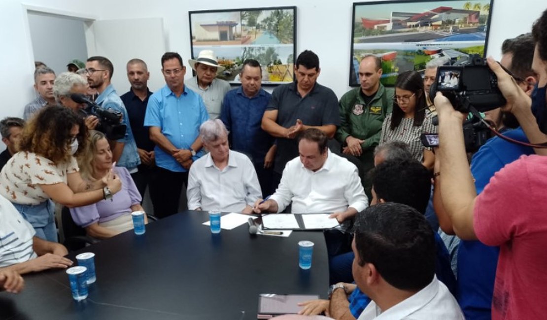 [Vídeo] Arapiraca terá voos comerciais após obras de recuperação do Aeroporto anunciadas pelo governador Klever Loureiro