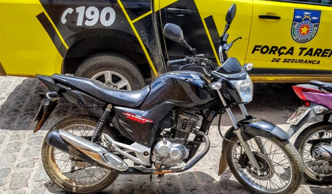 Criminosos roubam ônibus escolar e fazem ‘arrastão´ durante fuga em Arapiraca