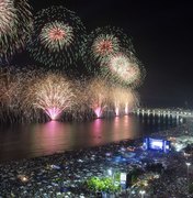 Crivella estuda proposta de 'espalhar' Réveillon de Copacabana