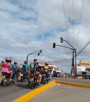 Desligado por falta de energia, semáforo na AL 220 é recordista de acidentes em Arapiraca