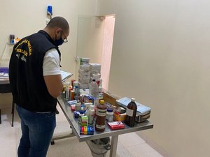 Mais de 200 medicamentos veterinários vencidos foram apreendidos em petshop em Arapiraca