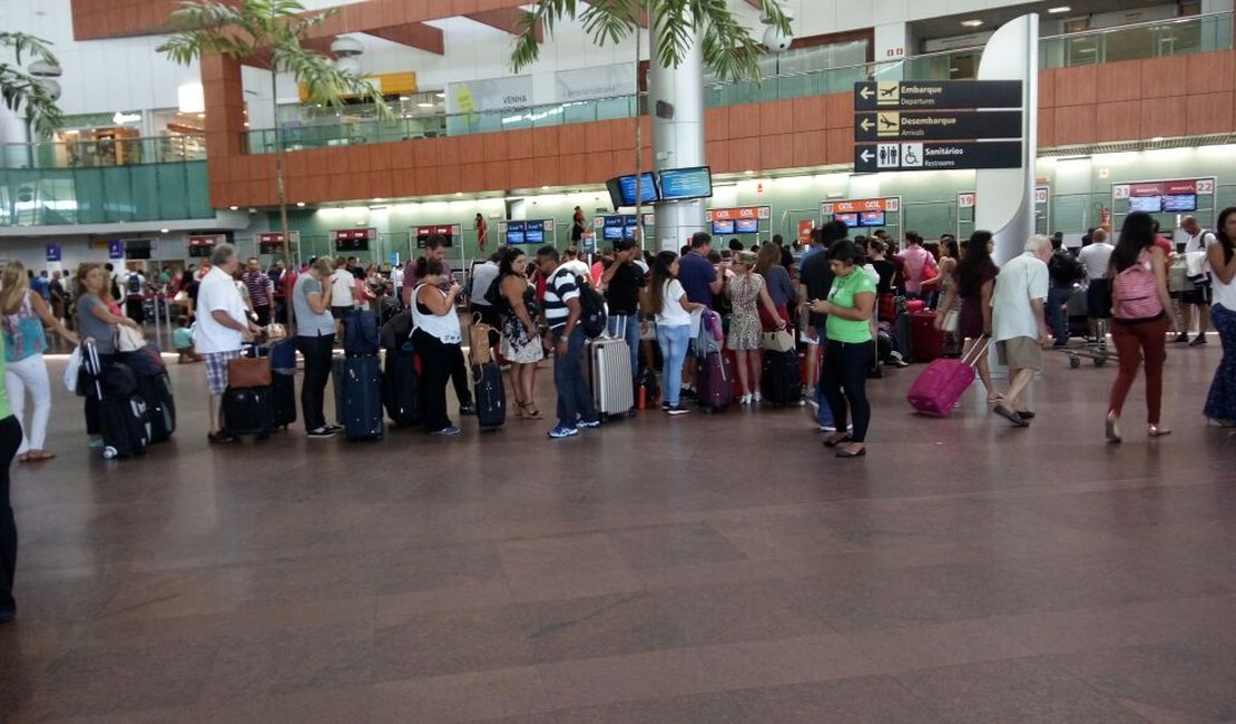 Fortes ventos atrapalham pouso de avião no aeroporto Zumbi dos Palmares