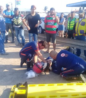 Mulher fica ferida após colidir motocicleta contra mureta de proteção na AL-220