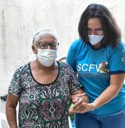 Profissionais do CRAS fazem ação para idosos de Maragogi