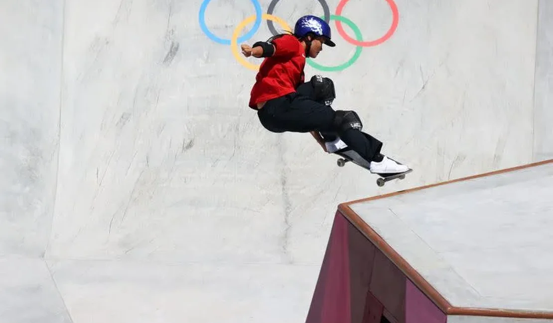 Estreia olímpica do skate park vira batalha de adolescentes com vitória de japonesas