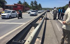 Colisão seguida de atropelamento deixa uma mulher morta em plena rodovia da AL 101 sul, em Marechal Deodoro
