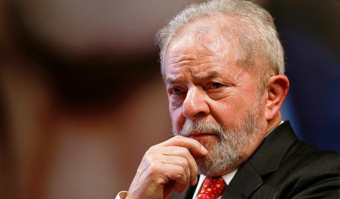 Maioria vota por condenar Lula a 12 anos de prisão por corrupção e lavagem