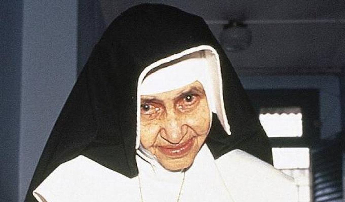 Papa reconhece milagre de freira baiana e irmã Dulce será proclamada santa