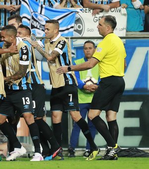 Grêmio derrota Católica e carimba vaga nas oitavas da Libertadores