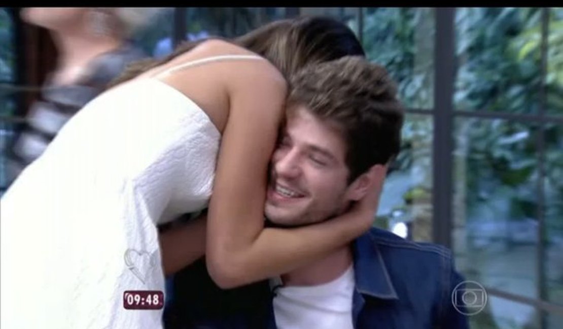 Marquezine fala de armação do 'Mais Você' para forjar namoro com Maurício Destri