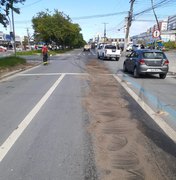 Lavagem de pista deixa trânsito lento na Av. Durval de Góes Monteiro