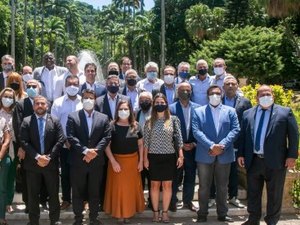 “Reformas precisam corrigir distorções horríveis no Brasil”, diz Lira no Rio