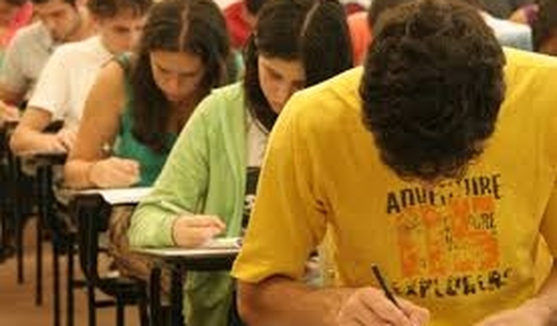 Pedidos de isenção da taxa de inscrição do Enem podem ser feitos até 11 de abril