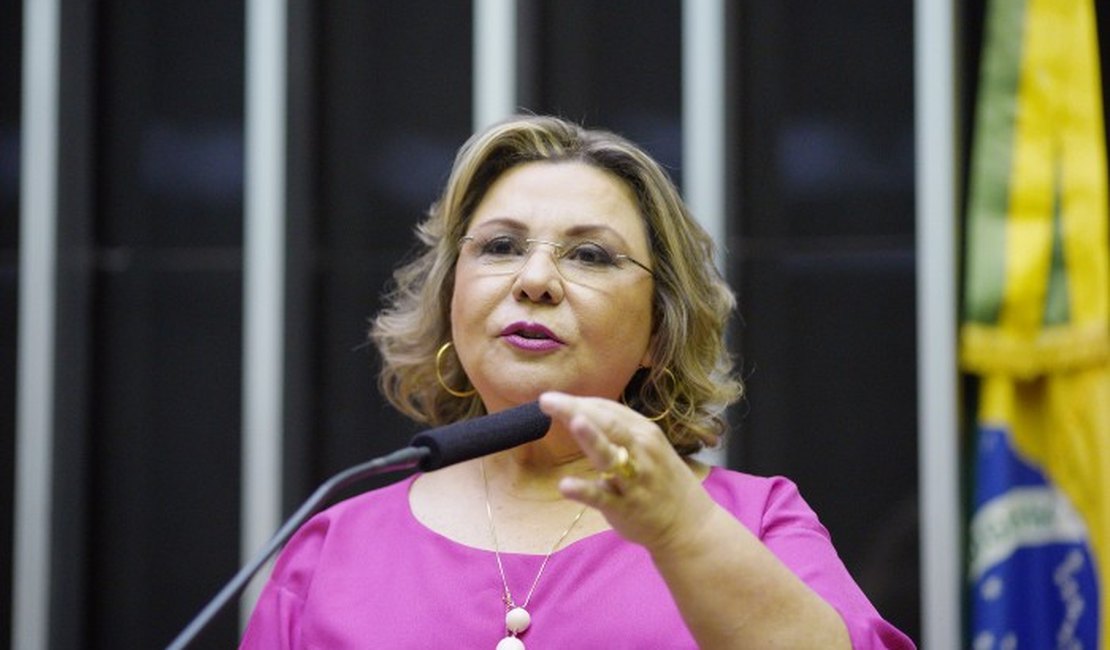 Tereza Nelma vota favorável para assegurar 100% dos recursos do Fundeb para o ensino público