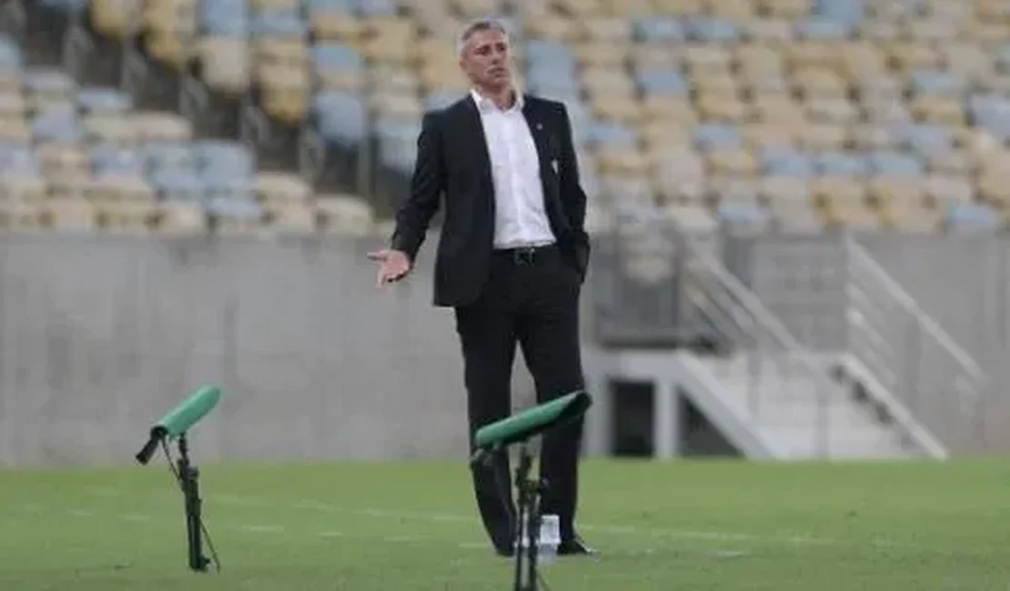 Crespo comenta saída de Daniel Alves do São Paulo: 'Não foi o momento ideal'