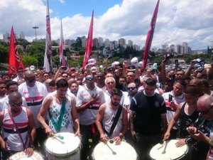 Organizadas de São Paulo se unem em homenagem à Chape e pedem paz