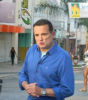 SBT oficializa demissão de Roberto Cabrini; Jornalista vai à Record
