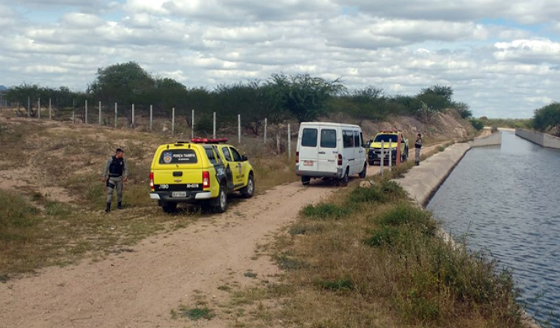 Van de transporte complementar é assaltada nas proximidades do Canal do Sertão