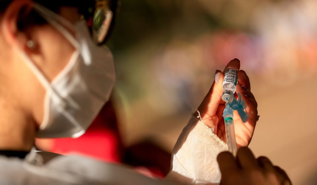 JHC anuncia vacinação para adolescentes entre 12 e 17 anos com comorbidades