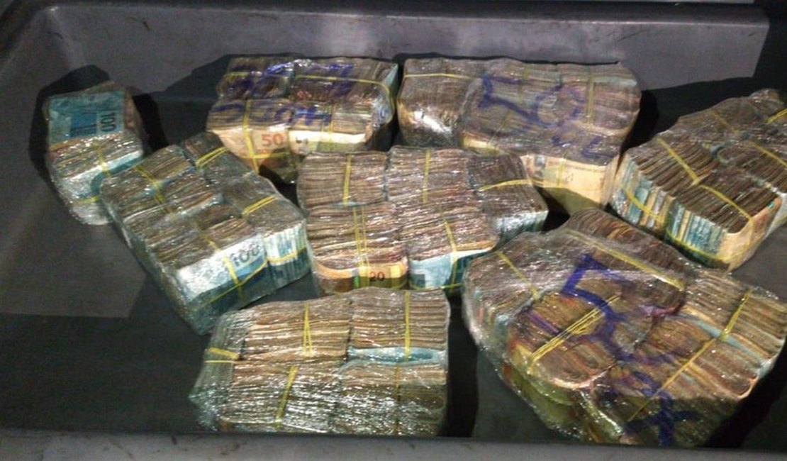 PM apreende R$ 400 mil do tráfico de drogas em Belo Horizonte