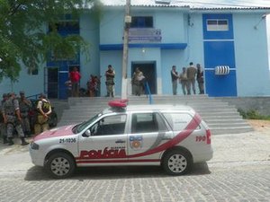 Homem é preso em Inhapi com pistola e munições que foram roubadas de policial pernambucano