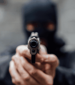 Quatro bandidos armados roubam R$16 mil de vítimas em Dois riachos