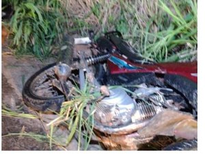 Jovens são vítimas de atentado e um morre na AL-115 em Arapiraca