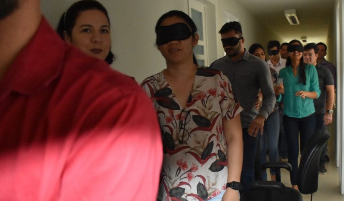 Projeto do MP capacita membros e servidores para lidarem com deficientes visuais