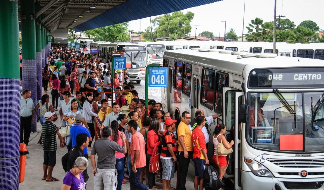 Covid-19: número de passageiros de ônibus cai 75% em Maceió 