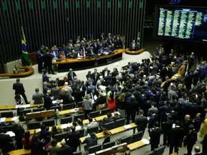 Líderes tentam acordo para “feriadão” de 11 dias na Câmara