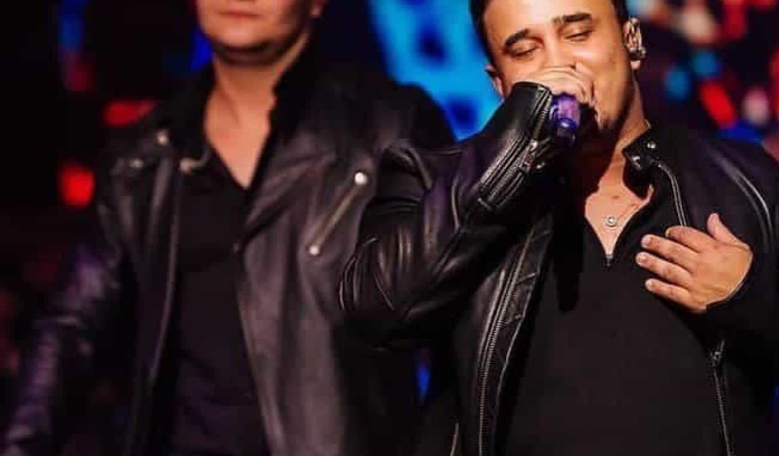 Matheus e Kauan convidam Sarah para participar de clipe da dupla