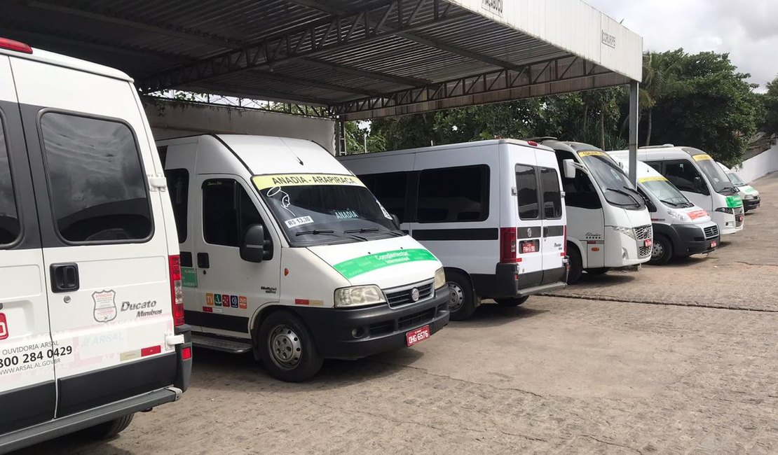 Vans de transporte complementar devem parar na próxima terça-feira (22)