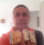 Após prisão de empresário, foto de diretor com maços de dinheiro viraliza na rede