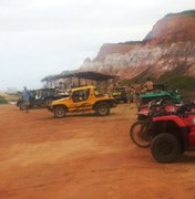 Fiscais do IMA monitoram tráfego de veículos na praia do Gunga
