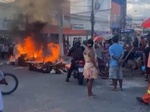 [Vídeo] Moradores do Jacintinho bloqueiam via em protesto contra a falta de água