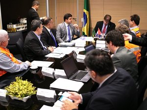 Em Brasília, Rui garante aluguel social para moradores do Pinheiro e adjacências