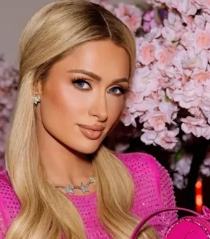 Paris Hilton diz que nunca fez plásticas e revela segredo de beleza