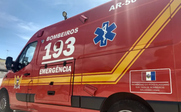 Motociclista fica ferido após colidir em poste na Avenida Guarani, em Penedo