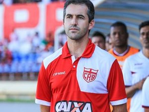 Após quarta derrota, Léo Condé deixa comando do CRB; Mazola Júnior é o favorito