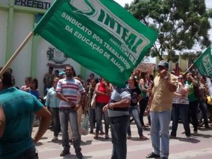 Professores de Lagoa da Canoa suspendem atividades por 24 horas