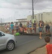Moradores de Arapiraca protestam por falta de água há quase um mês