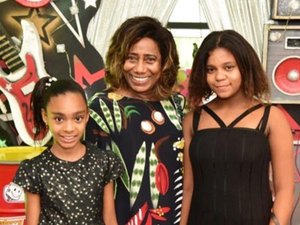 Gloria Maria comemora aniversário das filhas e agradece: ''Me ajudando a voltar à vida''
