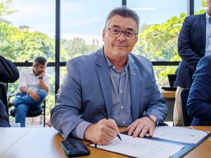 Fapeal e Edufal lançam 24 títulos acadêmicos na Bienal de Alagoas