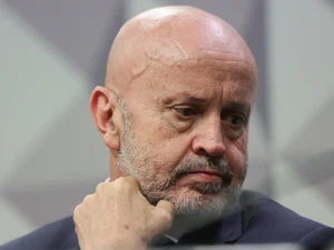 Polícia Federal indicia 48 investigados por fraudes em descontos no INSS