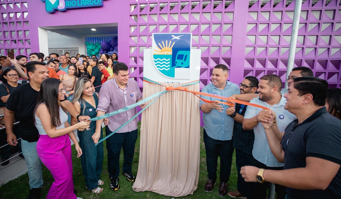 Prefeito Carlos inaugura sede do cursinho “Prepara Rio Largo!”