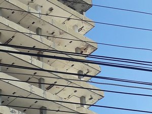 Homem ameaça se jogar de prédio no Centro de Maceió e exige presença da imprensa