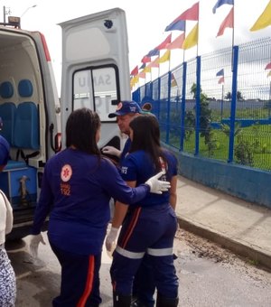 Colisão entre viatura policial e motocicleta deixa um ferido em Arapiraca