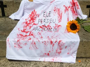 Mulheres vão às ruas em todo país para protestar contra o feminicídio