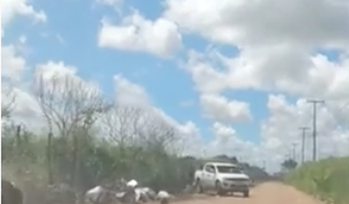 [Vídeo] População flagra descarte irregular de lixo em Arapiraca